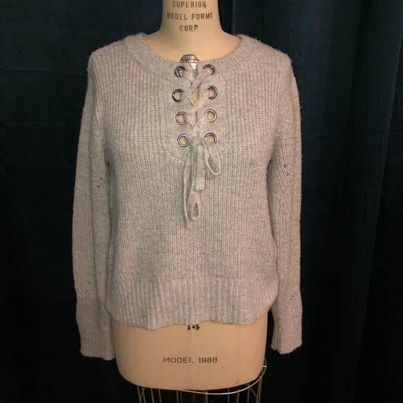 Kendall & Kylie Sweaters - Kendall and Kylie grey sweater EUC